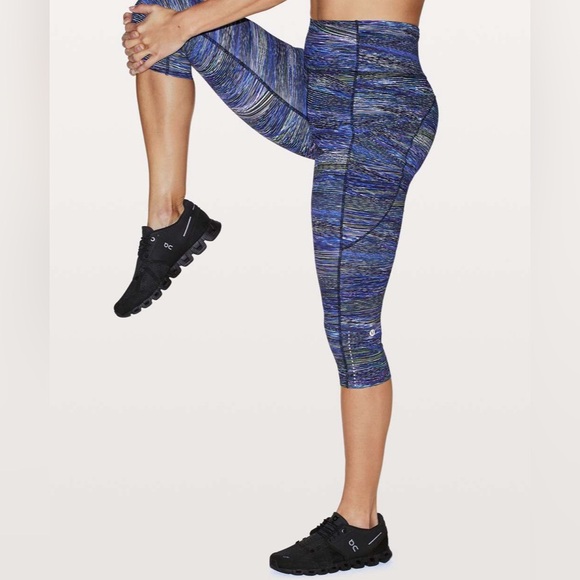 lululemon | size 6 Fast and Free Crop II 19" *Nulux
Interconnect Blue Multi - Picture 4 of 11